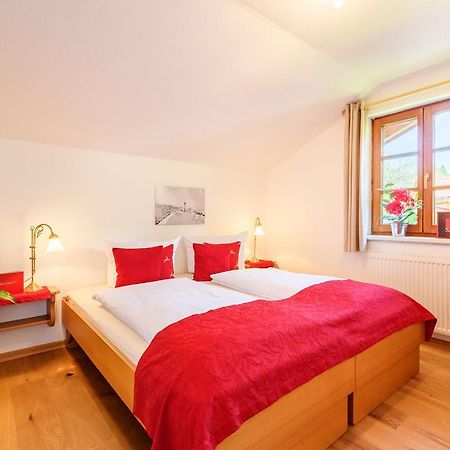 "Viktoria Chalet" - Annehmlichkeiten Vom 4-Sterne Familien-Und Wellnesshotel Viktoria Nebenan Koennen Mitbenutzt Werden Оберстдорф Екстериор снимка